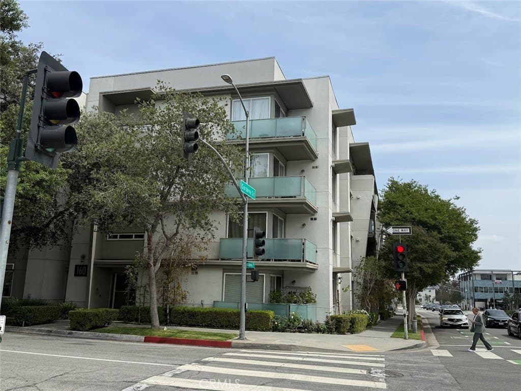160 S Hudson Ave Unit 105 · Pasadena