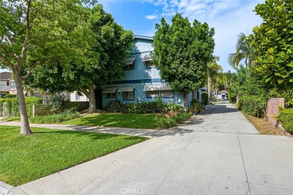 53 S Roosevelt Ave · Pasadena