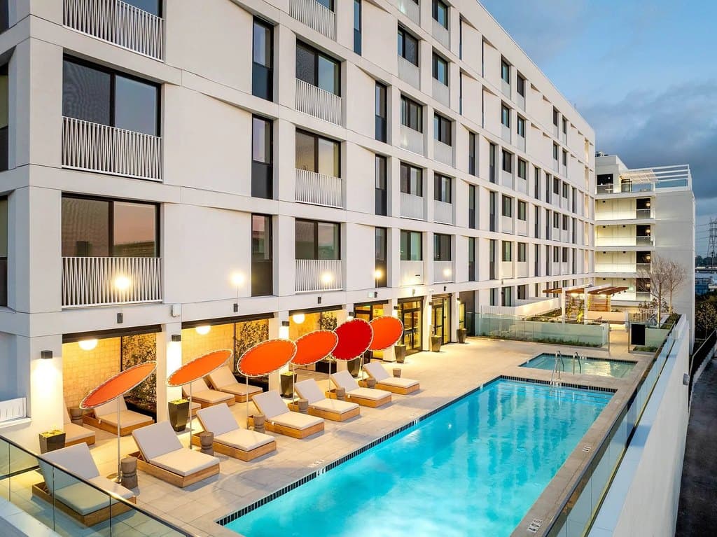 200 Mesnagers St · Los Angeles